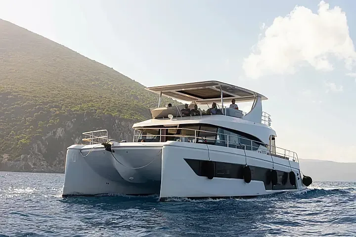 Aventura 50 MY in Athens / Alimos Marina - image 1