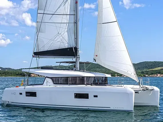 Lagoon 42 in San Vincenzo / Marina di San Vincenzo - image 1