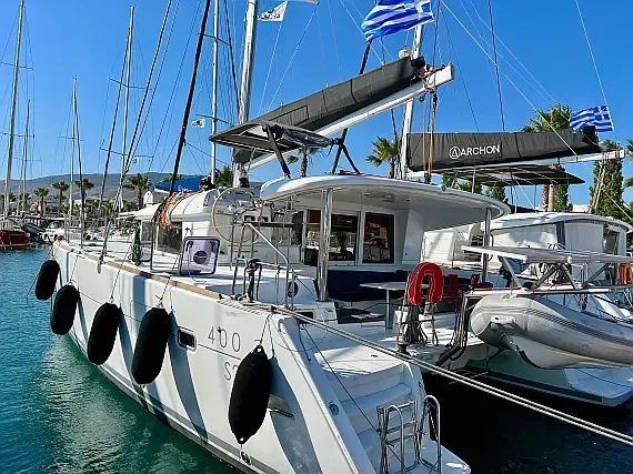 Lagoon 400 S2 in Athens / Alimos Marina - image 1