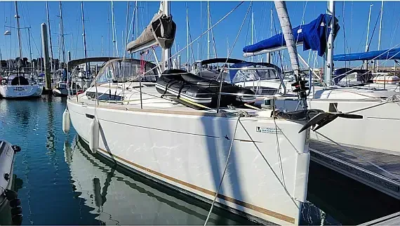 Sun Odyssey 379 in Saint-Quay-Portrieux / Port d'Armor - image 1