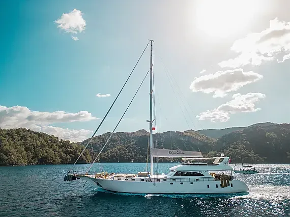 Motoryacht in Fethiye port - image 1
