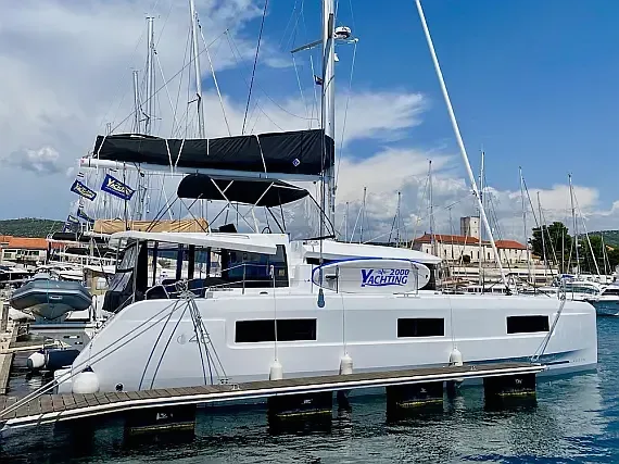 Lagoon 46 in Šibenik / D-Marin Marina Mandalina - image 1