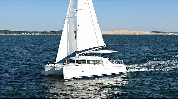 Lagoon 420 in Volos / Port of Volos - image 1