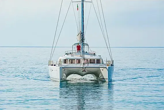 Lagoon 440 in San Vincenzo / Marina di San Vincenzo - image 1