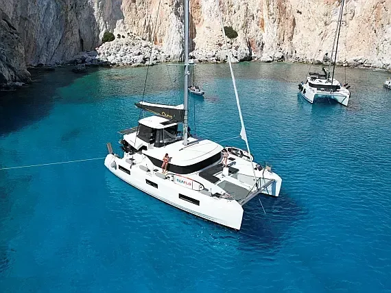 Lagoon 46 in Paros port - image 1