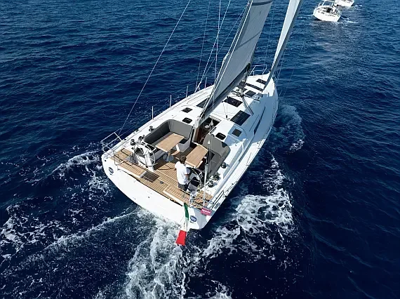 Hanse 410 in Castiglioncello / Marina Cala de' Medici - image 1