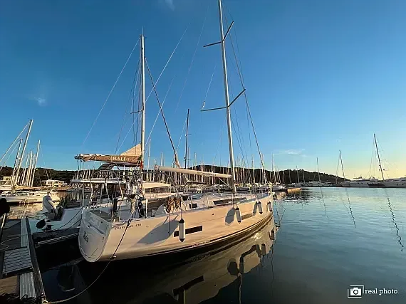 Dufour 530 in Puntone / Marina di Scarlino - image 1