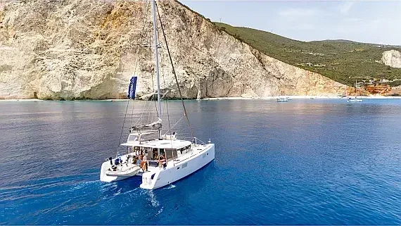 Lagoon 400 S2 in Lefkada / Nydri Port - image 1