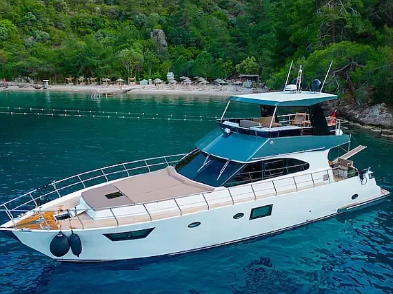 Motoryacht in Fethiye / Ece Marina - image 1