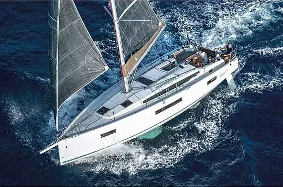 Sun Odyssey 410 in Sicily / Capo d'Orlando Marina - image 1