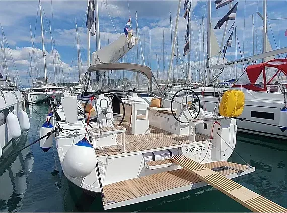 Oceanis 37.1 in Split / ACI Marina Split - image 1