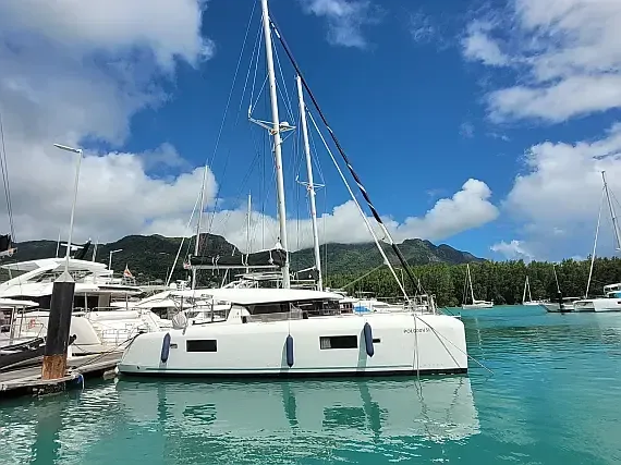 Lagoon 42 in Eden Island / Mahe, Victoria / Eden Island Marina - image 1