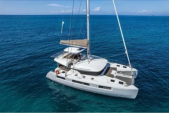 Lagoon 50 in Athens / Alimos Marina - image 1