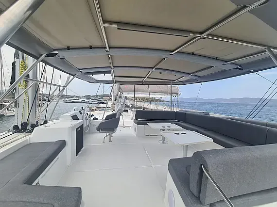 Bali 5.4 in Lavrion / Olympic Marina - image 1