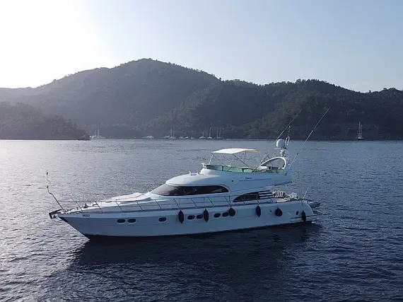 Motoryacht in Göcek / D-Marin Göcek Marina - image 1