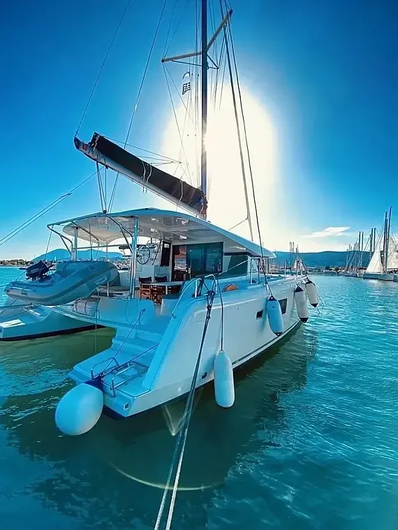 Lagoon 42 in Lavrion / Olympic Marina - image 1