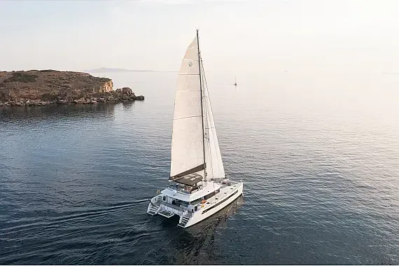 Lagoon 560 in Nea Peramos - Attica / Nea Peramos - image 1