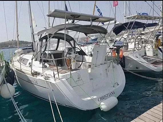 Oceanis 34 in Nea Peramos - Attica / Nea Peramos - image 1