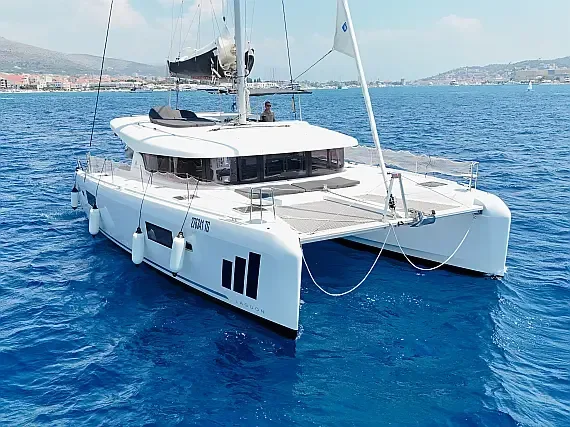 Lagoon 42 in Seget Donji / Marina Baotić - image 1