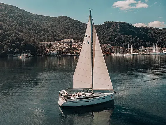 Bavaria Cruiser 46 in Fethiye / Yacht Classic Hotel - image 1