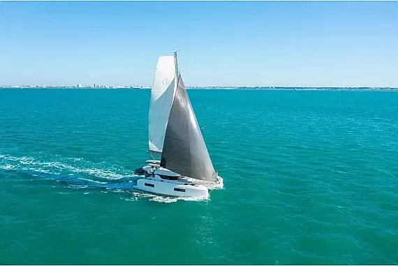 Lagoon 38 in Guadeloupe / Pointe-à-Pitre / Marina Bas-du-Fort - image 1
