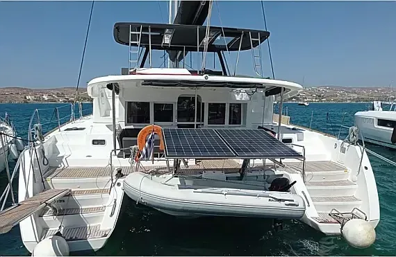 Lagoon 450 Fly in Athens / Alimos Marina - image 1
