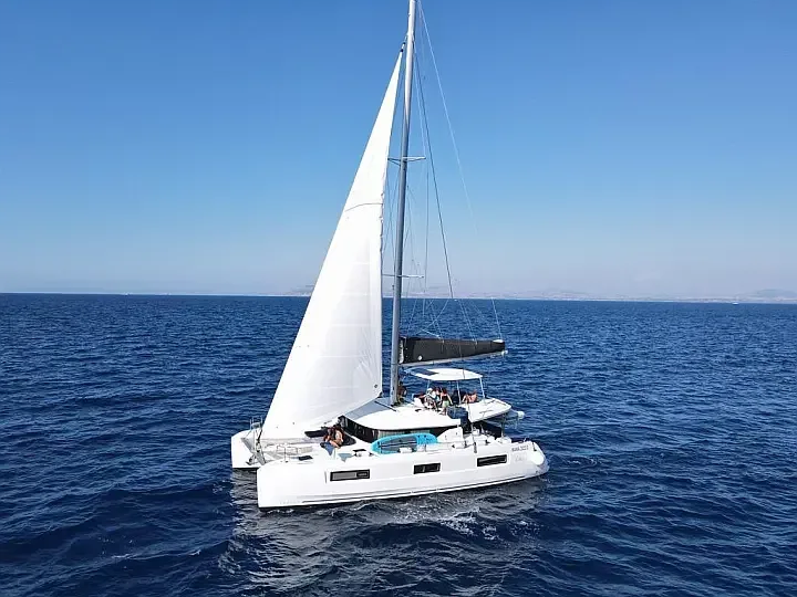 Lagoon 46 in Sicily / Capo d'Orlando Marina - image 1