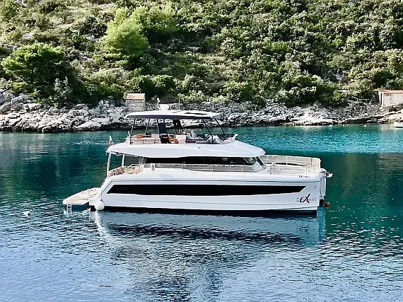 MY44 in Šibenik / D-Marin Marina Mandalina - image 1