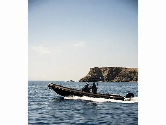 Scorpion 810 in Mykonos / Ornos bay - image 1