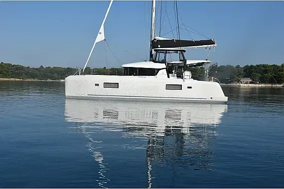 Lagoon 42 in Piombino / Salivoli - image 1