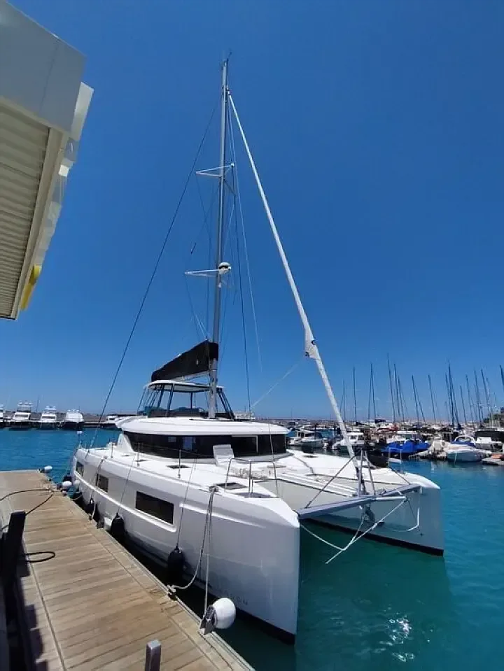 Lagoon 46 in Ibiza / Santa Eulària des Riu / Marina Santa Eulalia - image 1
