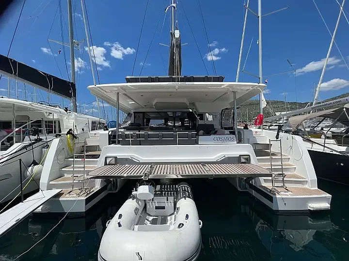 Aura 51 in Seget Donji / Marina Baotić - image 1