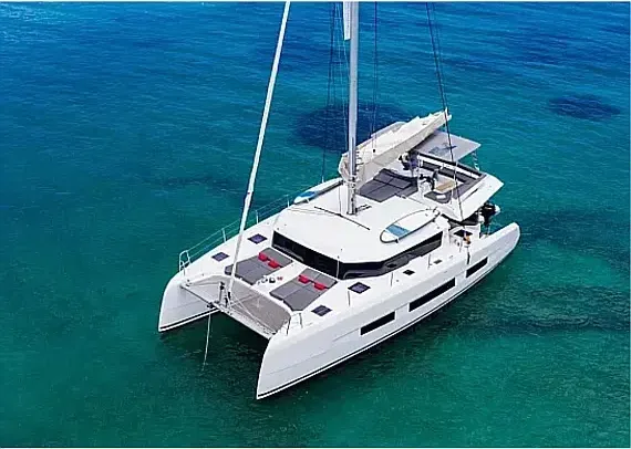 Dufour Catamaran 48 in Sicily / Capo d'Orlando Marina - image 1