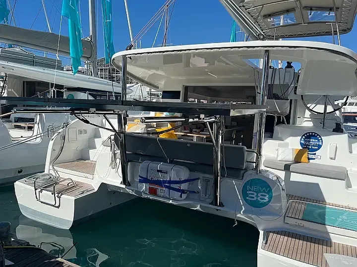 Lagoon 38 in Lefkada / Port of Lefkas - image 1