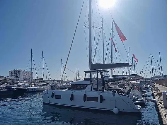 Lagoon 42 in Martinique / Le Marin - image 1
