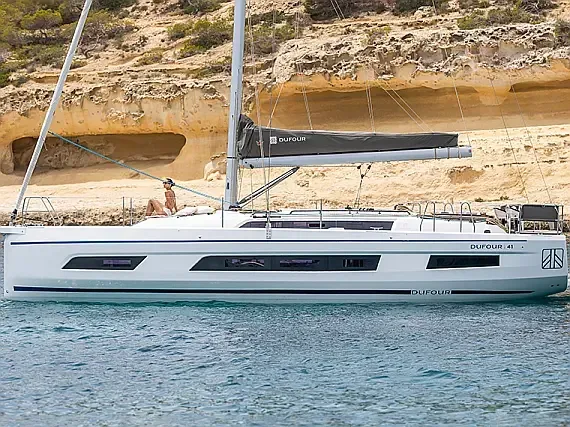 Dufour 41 in Sardinia / Cagliari / Marina di Cagliari - image 1