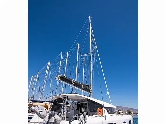 Lagoon 42 in Mykonos / Tourlos Marina - image 1