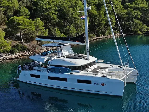 Lagoon 51 in Trogir / SCT Marina Trogir - image 1