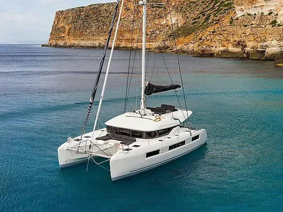 Lagoon 50 in Athens / Alimos Marina - image 1