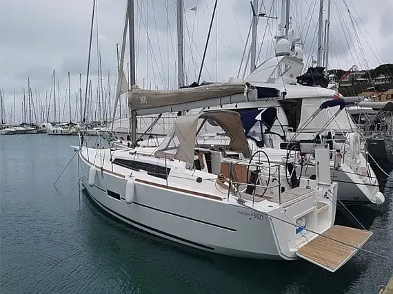 Dufour 360 Grand Large in Ibiza / Sant Antoni de Portmany Port - image 1