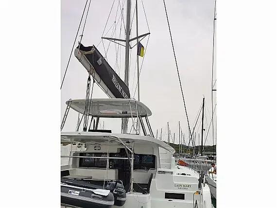 Lagoon 46 in Lavrion / Olympic Marina - image 1