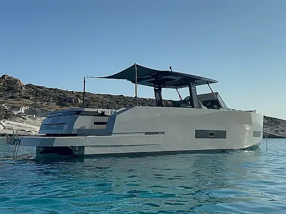 De Antonio D42 in Lavrion / Olympic Marina - image 1