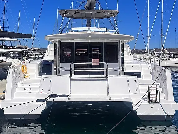 Bali 4.6 in Lavrion / Olympic Marina - image 1