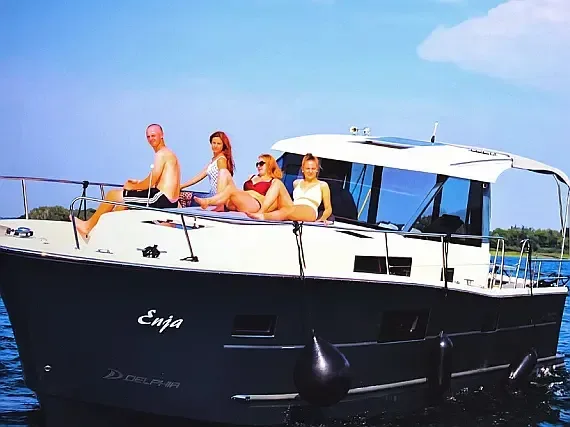 Delphia Escape 1080 in Rechlin / Marina Müritz - image 1