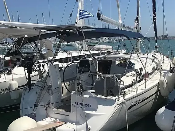 Bavaria 37 in Lefkada / Nikiana Marina - image 1