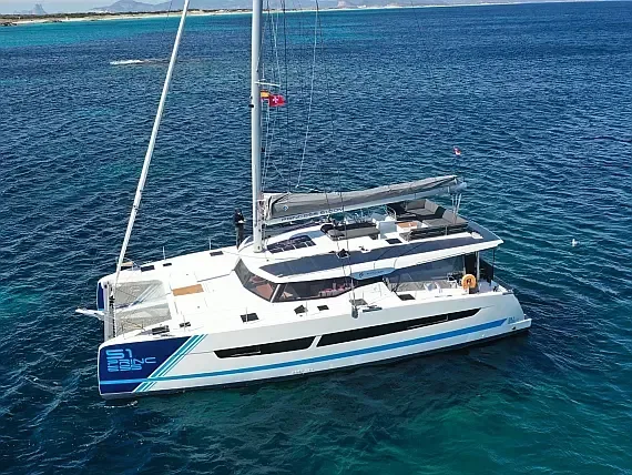 Aura 51 in Seget Donji / Marina Baotić - image 1