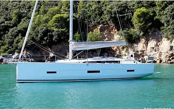 Dufour 430 in Roses / Port Roses - image 1