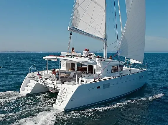 Lagoon 450 Fly in Grimaud / Port Grimaud - image 1