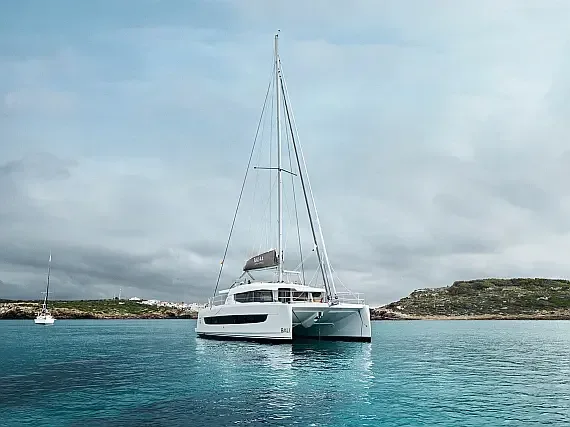 Bali 4.4 in Ibiza / Sant Antoni de Portmany Port - image 1