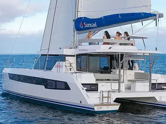 Sunsail 424 in Phuket / Ao Po Grand Marina - image 1